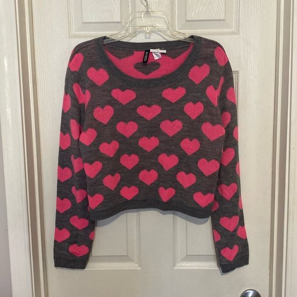 H&M pink heart sweater new! ❤️ - Picture 1 of 2